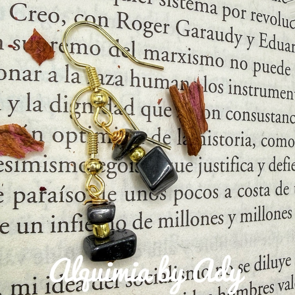 Simple minimalist Elegant charcoal hematite and Gold dangle Earrings